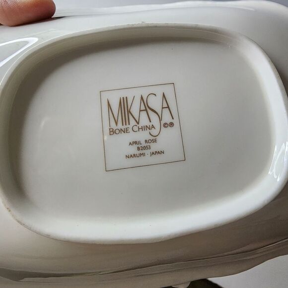 Mikasa April Rose Handled Basket - Picture 3 of 7